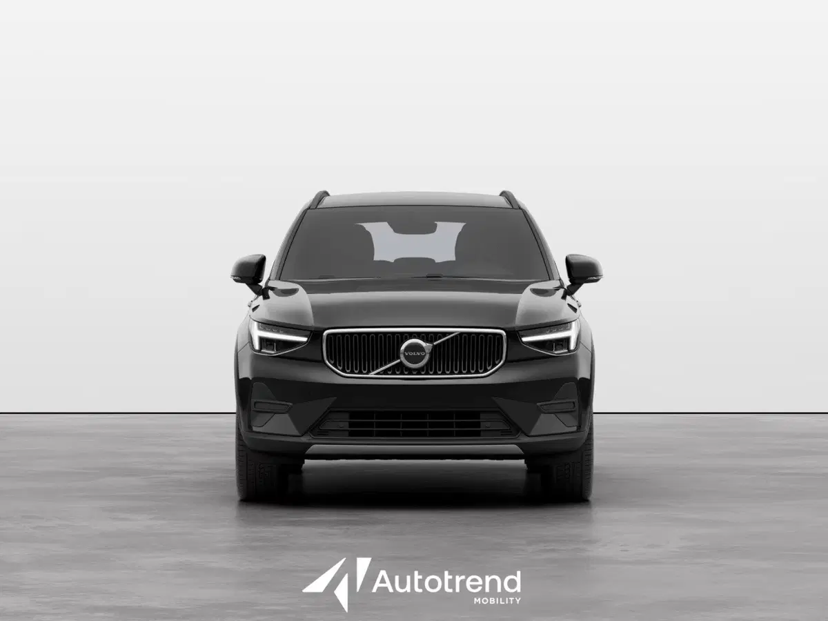 Volvo XC40 nuova a Bari (3)