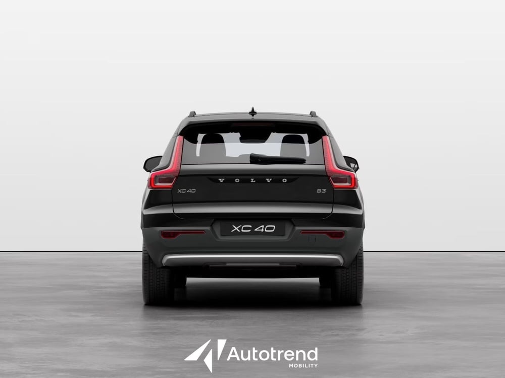 Volvo XC40 nuova a Bari (4)