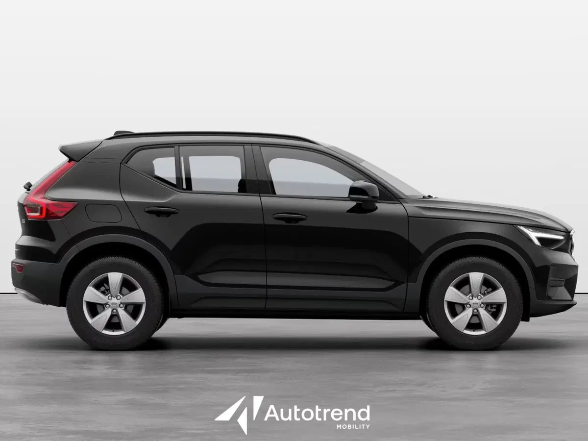 Volvo XC40 nuova a Bari (5)