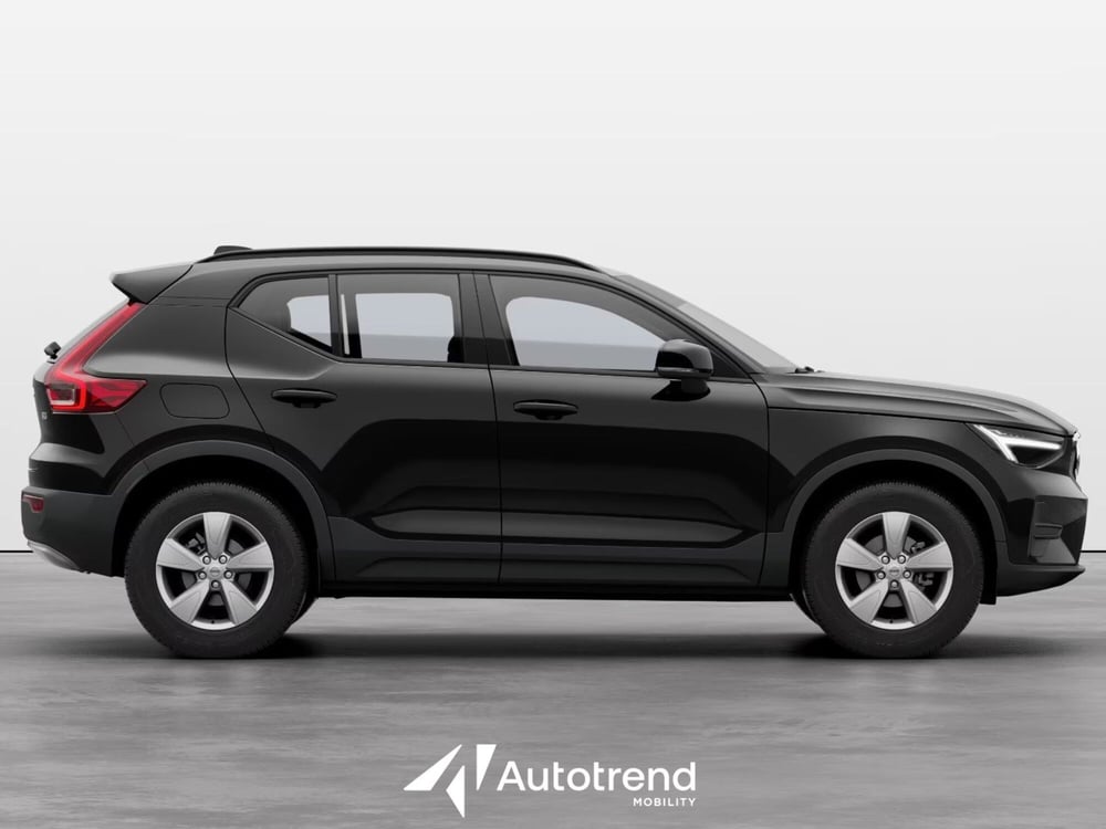 Volvo XC40 nuova a Bari (5)