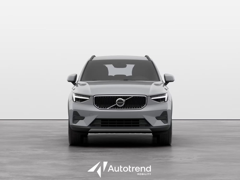 Volvo XC40 nuova a Bari (3)