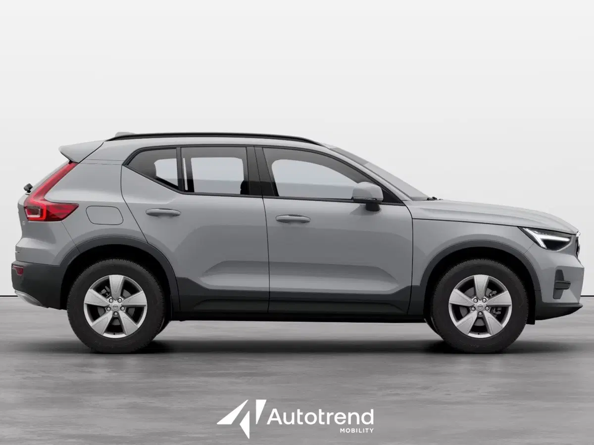 Volvo XC40 nuova a Bari (5)