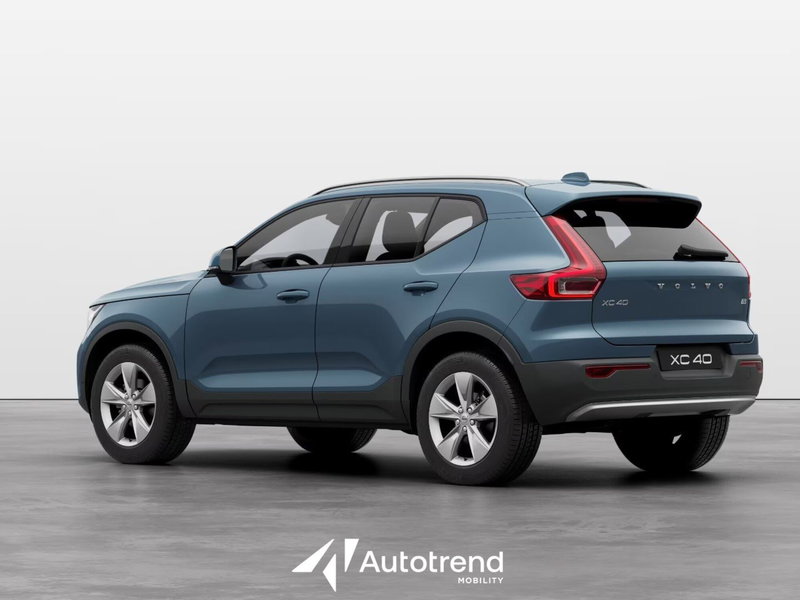Volvo XC40 nuova a Bari (2)