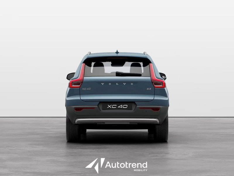 Volvo XC40 nuova a Bari (4)