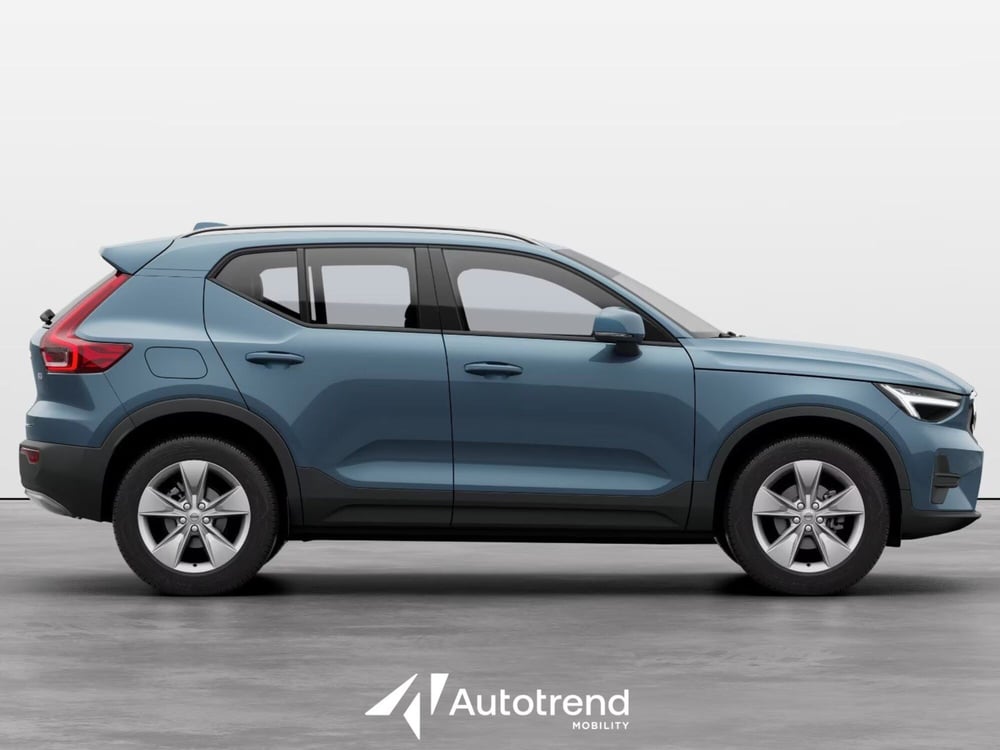 Volvo XC40 nuova a Bari (5)