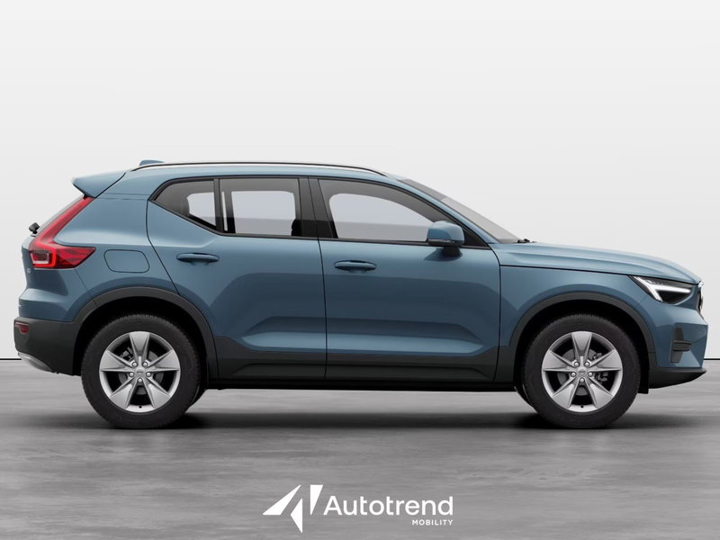 Volvo XC40 nuova a Bari (5)