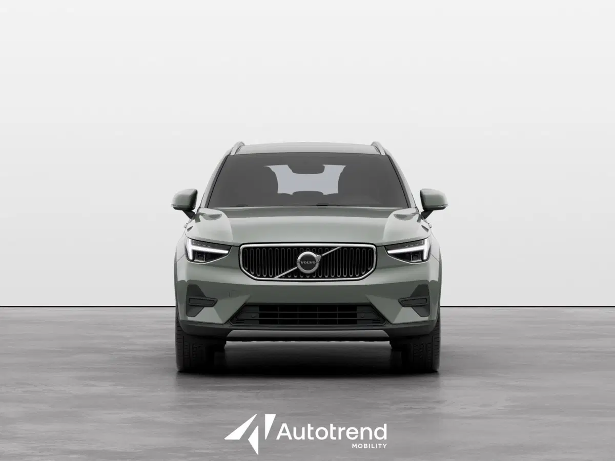 Volvo XC40 nuova a Bari (3)