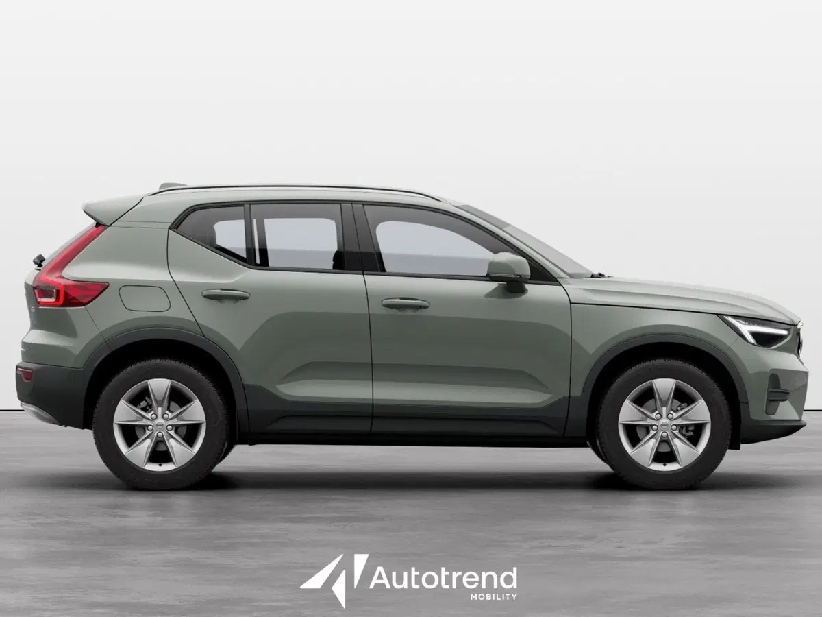 Volvo XC40 nuova a Bari (5)