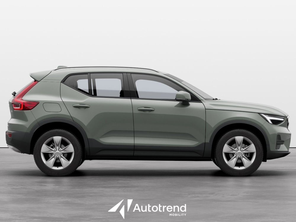 Volvo XC40 nuova a Bari (5)