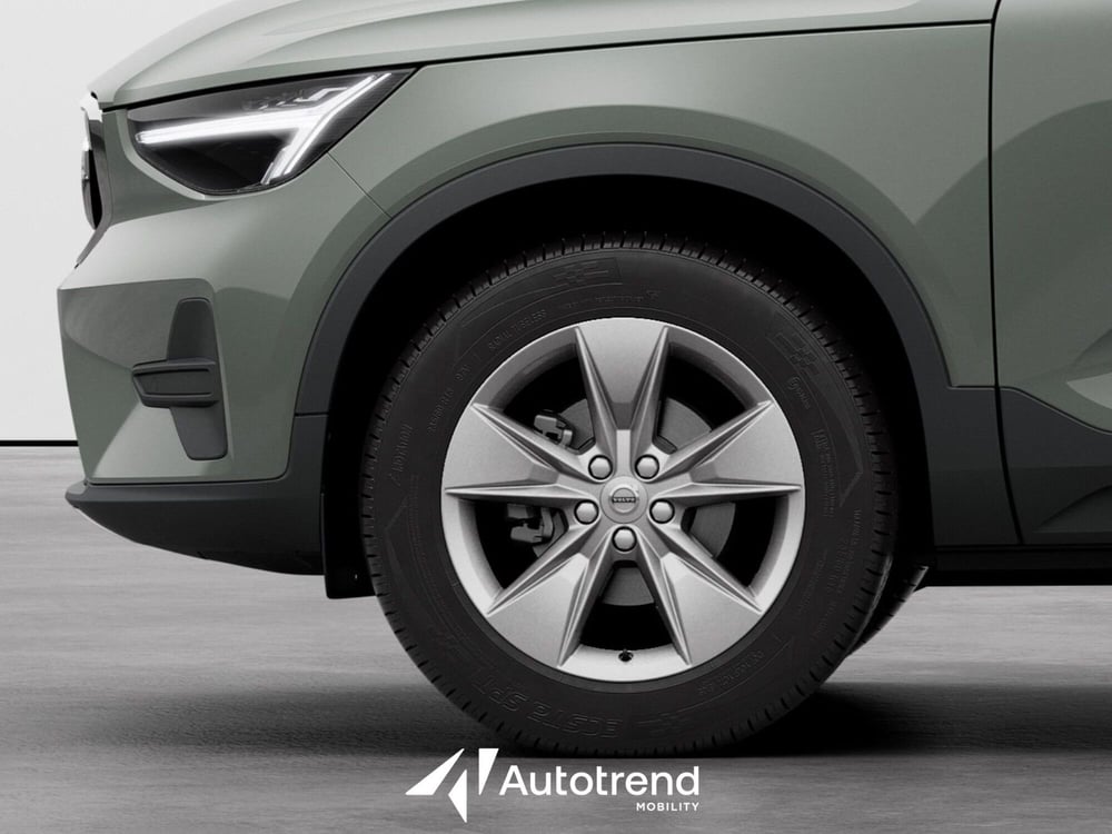 Volvo XC40 nuova a Bari (6)