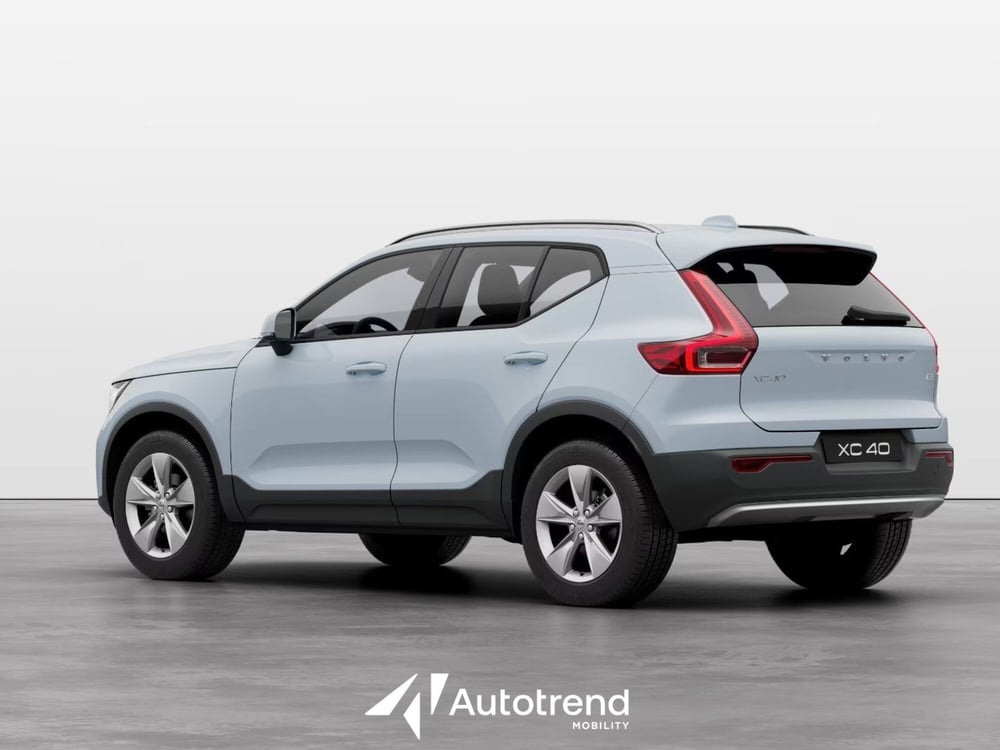 Volvo XC40 nuova a Bari (2)