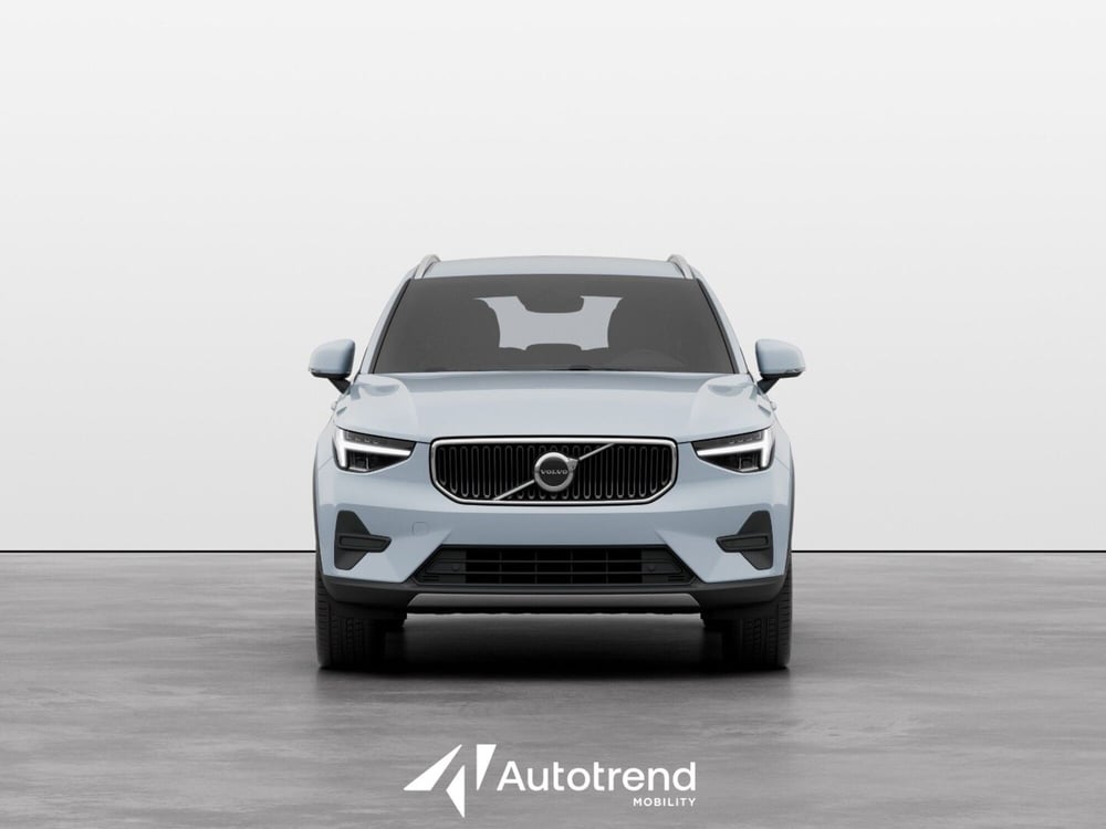 Volvo XC40 nuova a Bari (3)