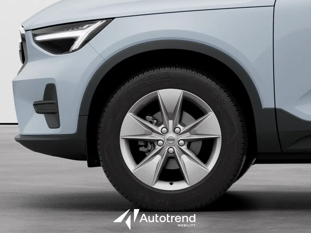 Volvo XC40 nuova a Bari (6)