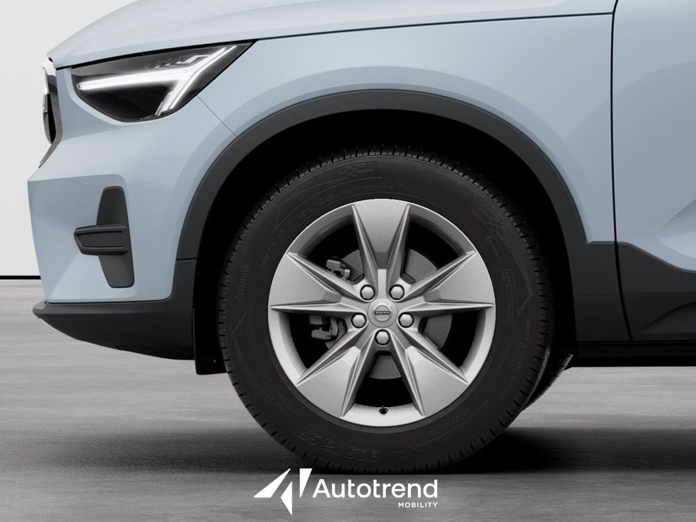 Volvo XC40 nuova a Bari (6)