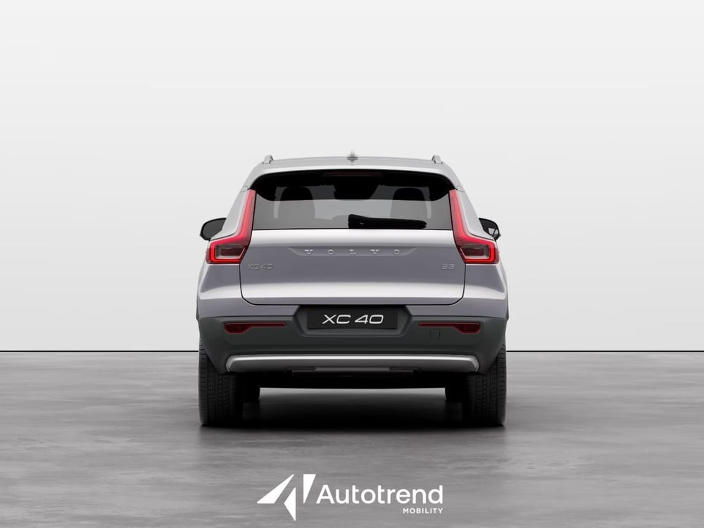 Volvo XC40 nuova a Bari (4)