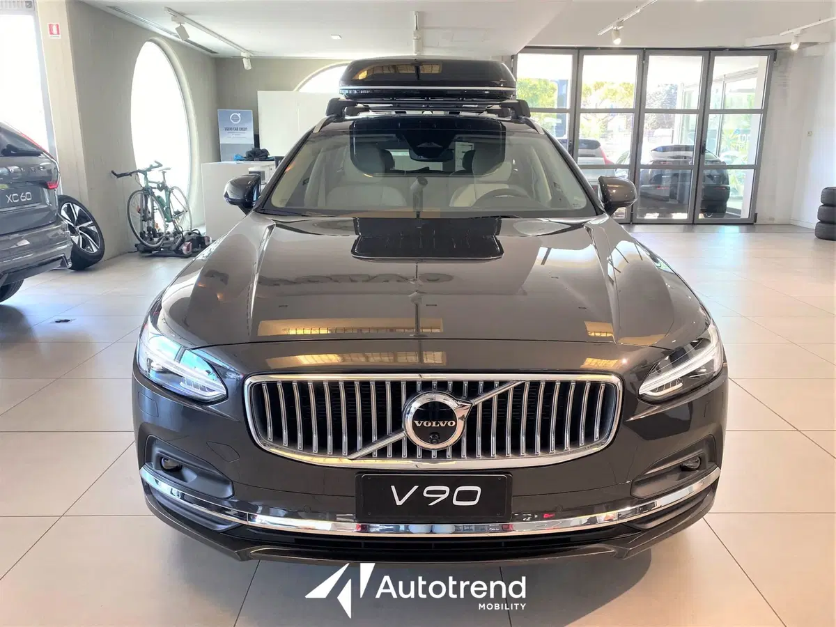 Volvo V90 nuova a Bari (3)