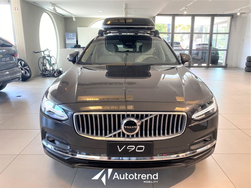 Volvo V90 nuova a Bari (3)