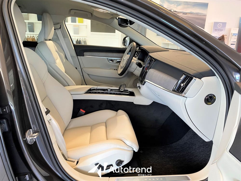 Volvo V90 nuova a Bari (7)