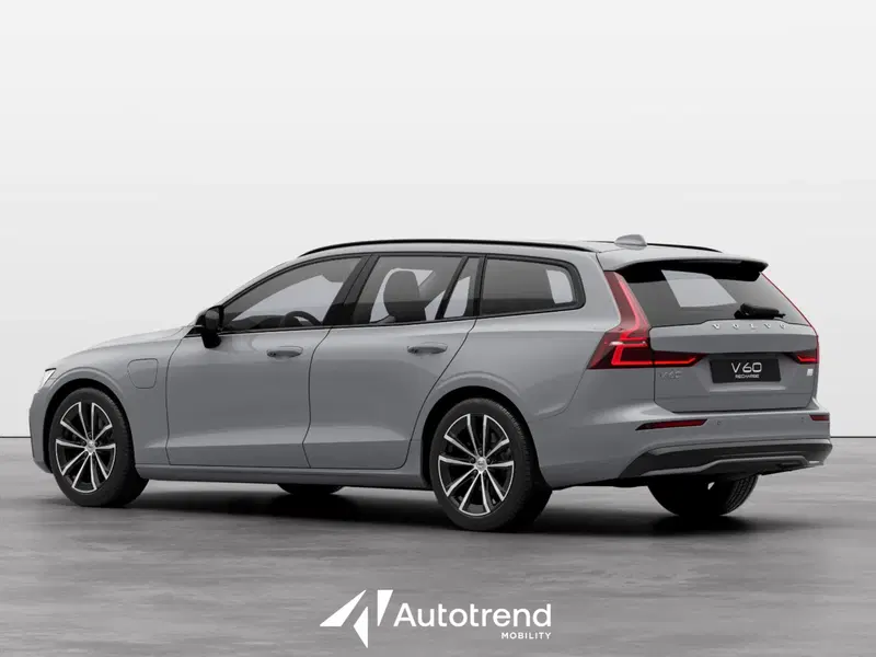 Volvo V60 nuova a Bari (2)