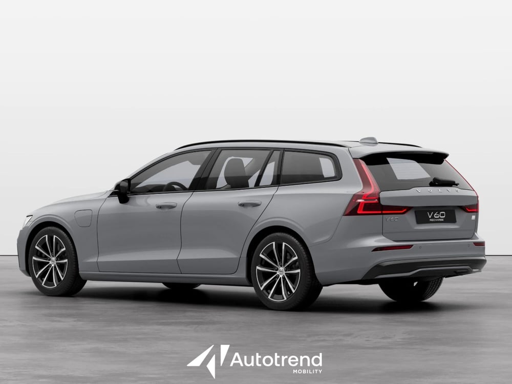 Volvo V60 nuova a Bari (2)