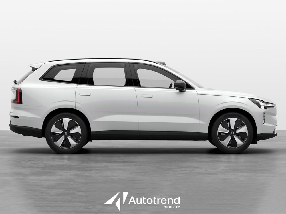 Volvo EX90 nuova a Bari (5)