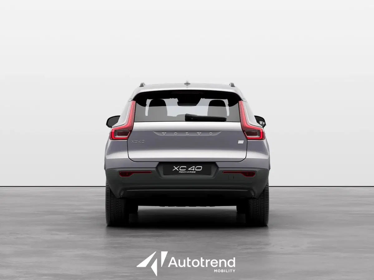 Volvo EX40 nuova a Bari (4)