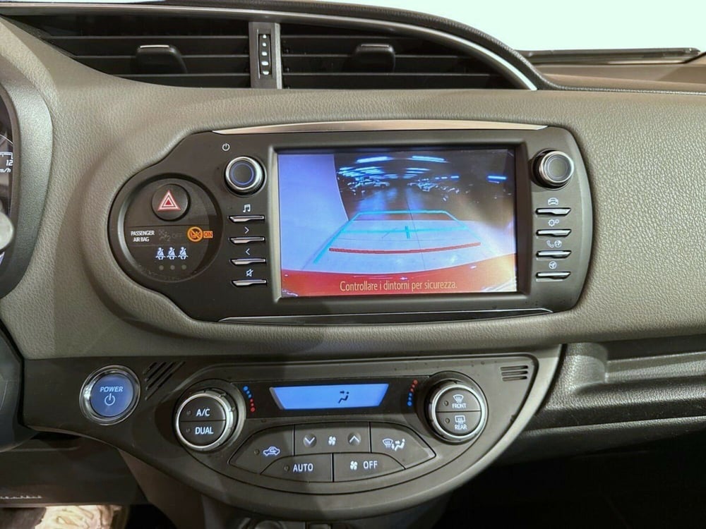 Toyota Yaris usata a Lecco (11)