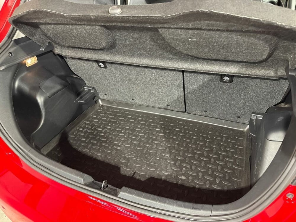 Toyota Yaris usata a Lecco (14)