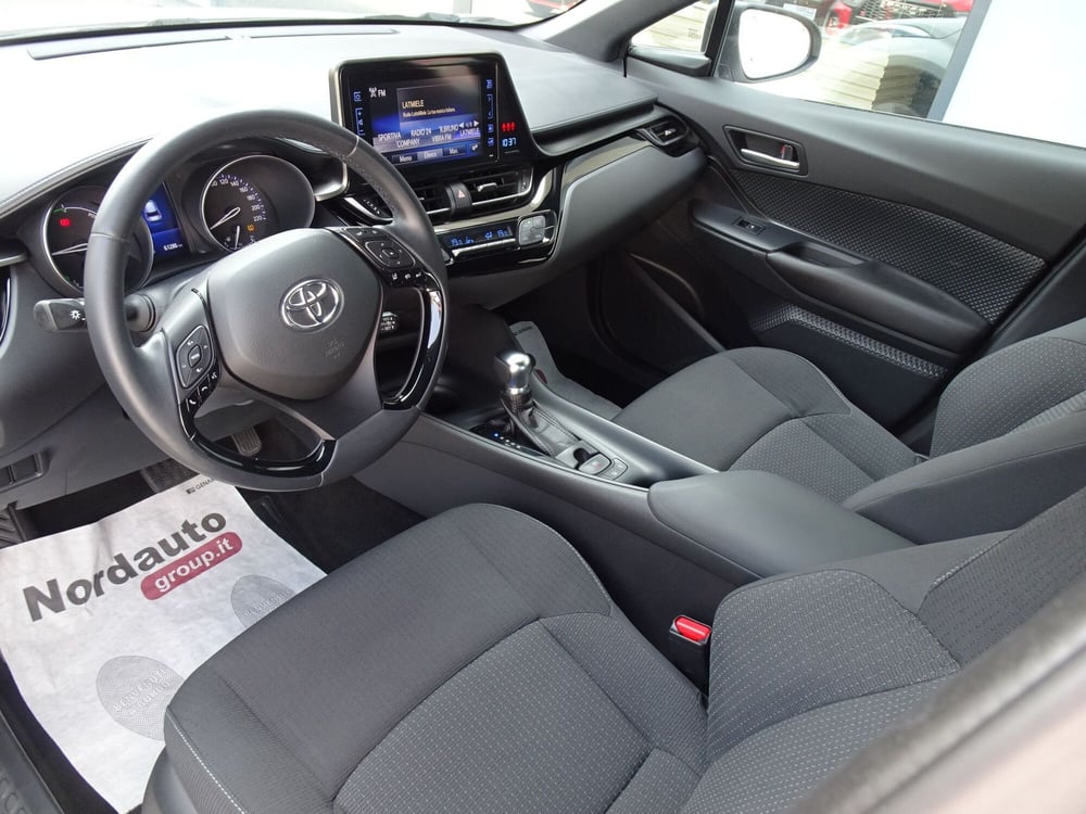 Toyota Toyota C-HR usata a Treviso (9)