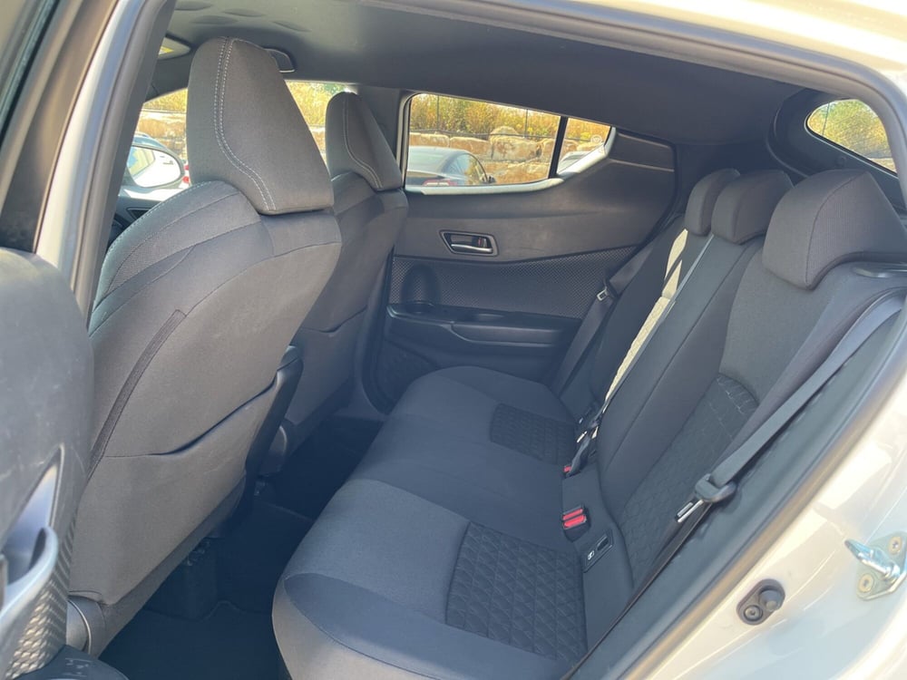 Toyota Toyota C-HR usata a Ragusa (8)