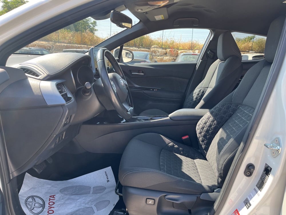 Toyota Toyota C-HR usata a Ragusa (9)