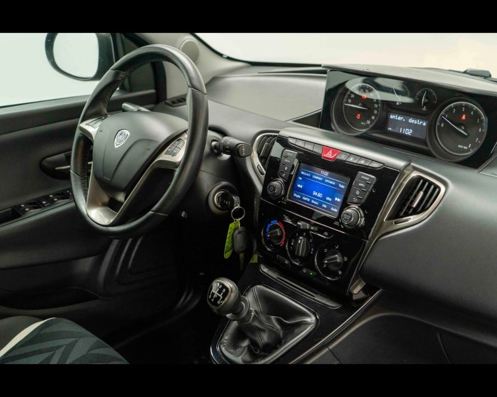 Lancia Ypsilon usata a Venezia (13)