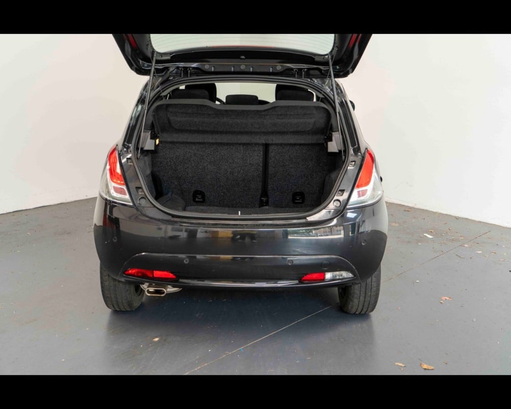 Lancia Ypsilon usata a Venezia (16)
