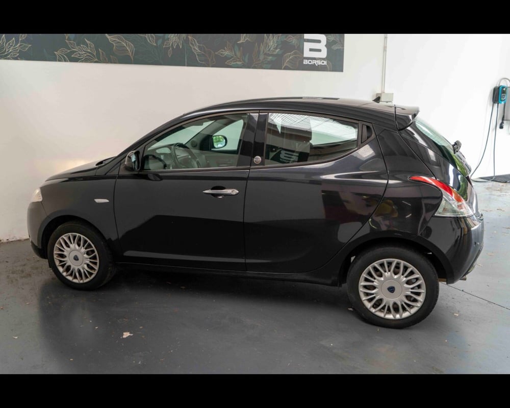 Lancia Ypsilon usata a Venezia (2)