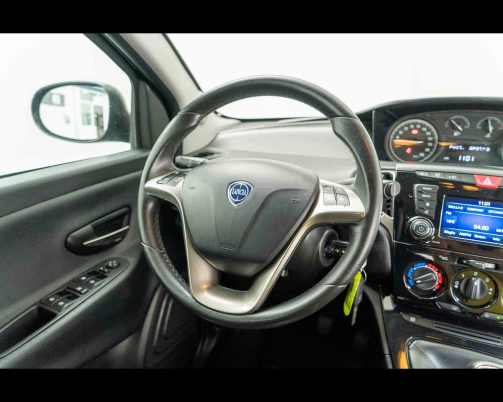 Lancia Ypsilon usata a Venezia (9)
