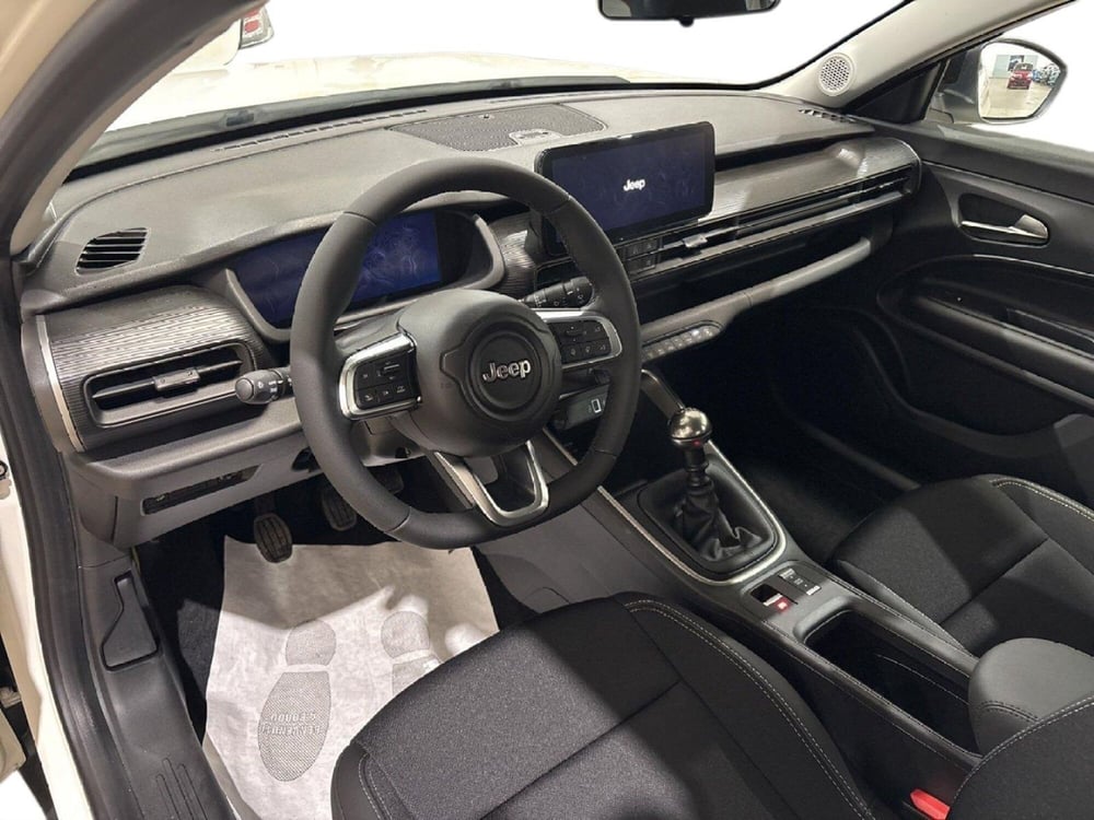 Jeep Avenger nuova a Caltanissetta (18)