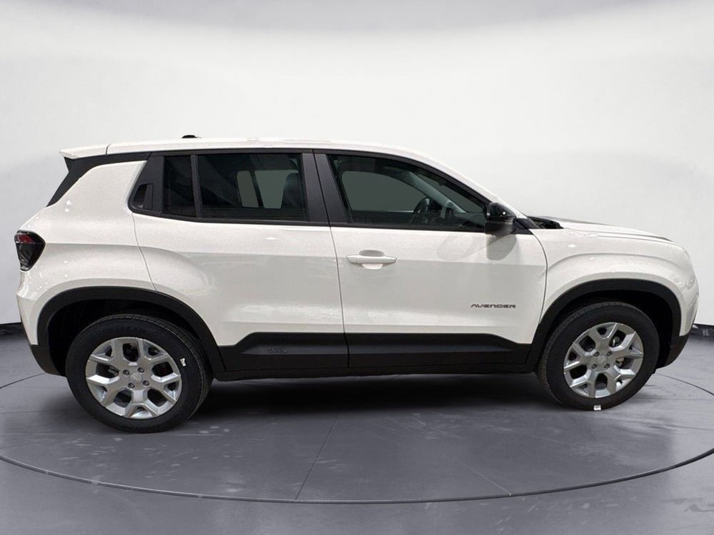 Jeep Avenger nuova a Caltanissetta (7)