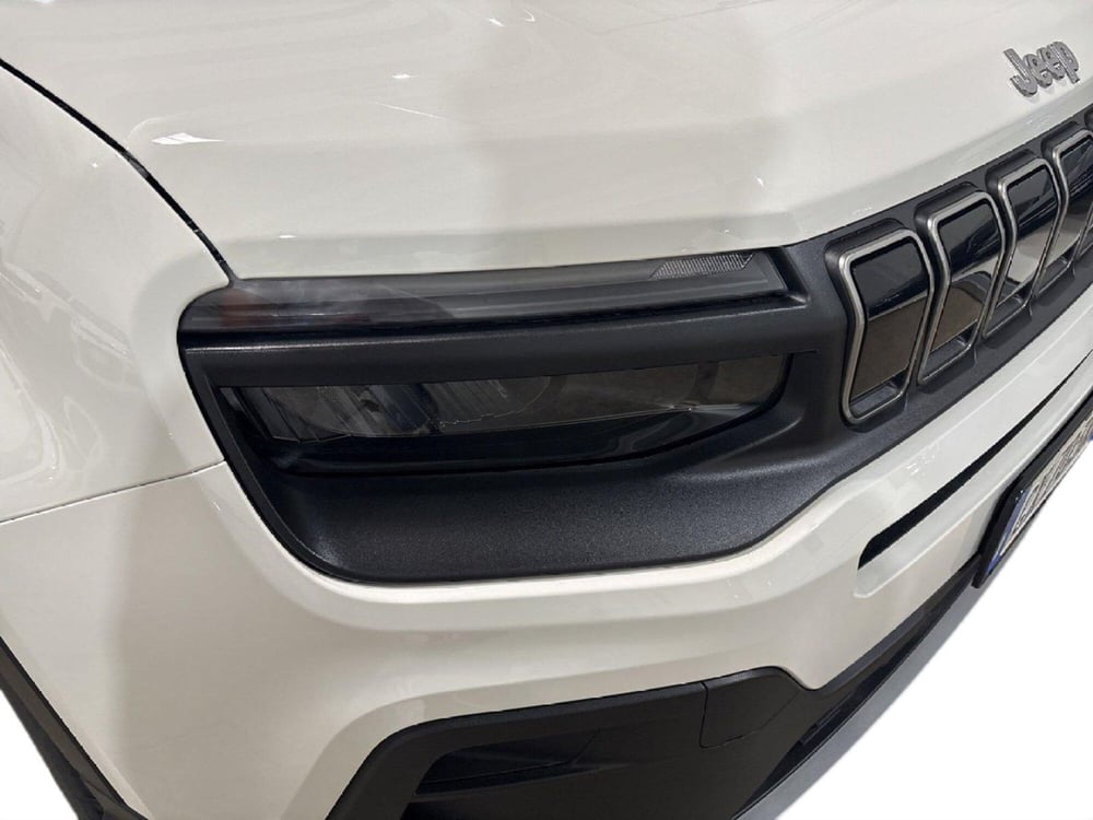 Jeep Avenger nuova a Caltanissetta (9)