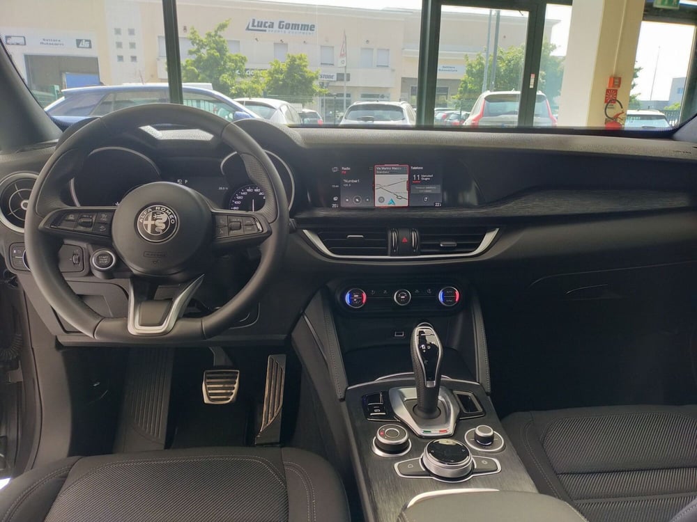 Alfa Romeo Stelvio nuova a Reggio Emilia (15)
