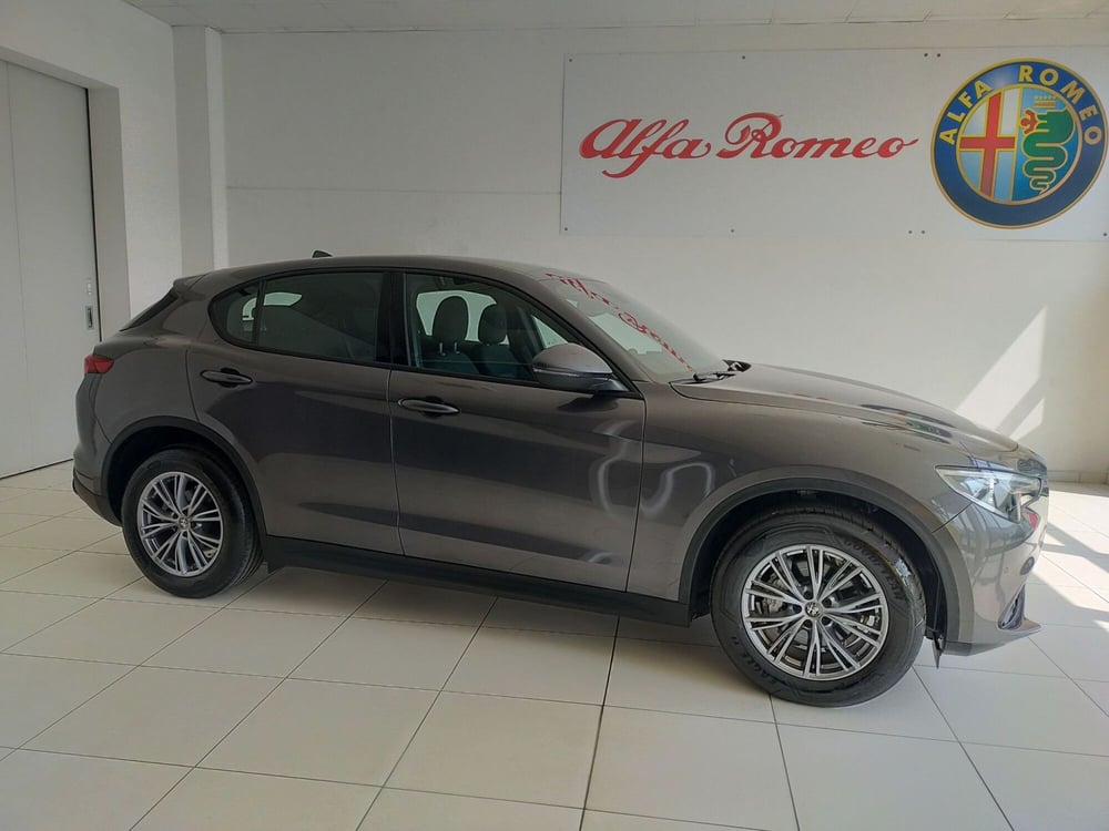 Alfa Romeo Stelvio nuova a Reggio Emilia (4)