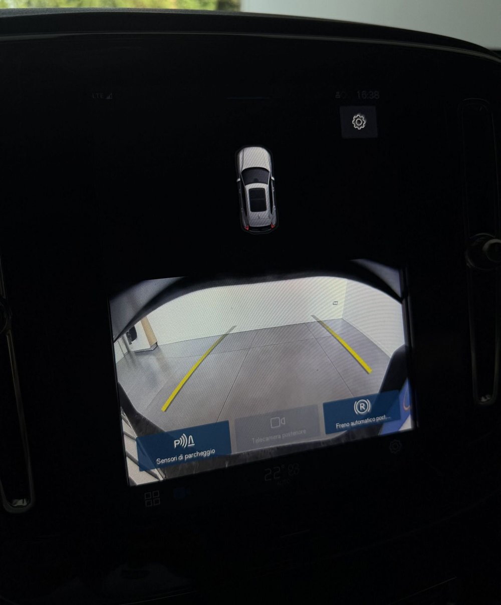 Volvo XC40 usata a Parma (8)