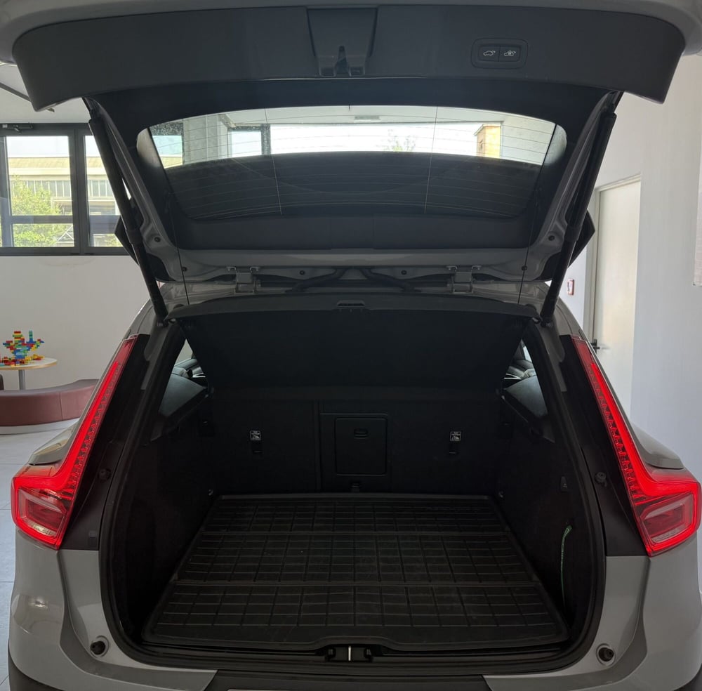Volvo XC40 usata a Parma (9)
