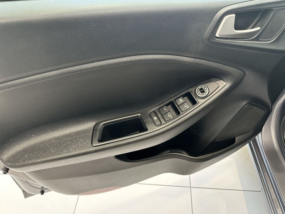 Hyundai i20 usata a Latina (9)