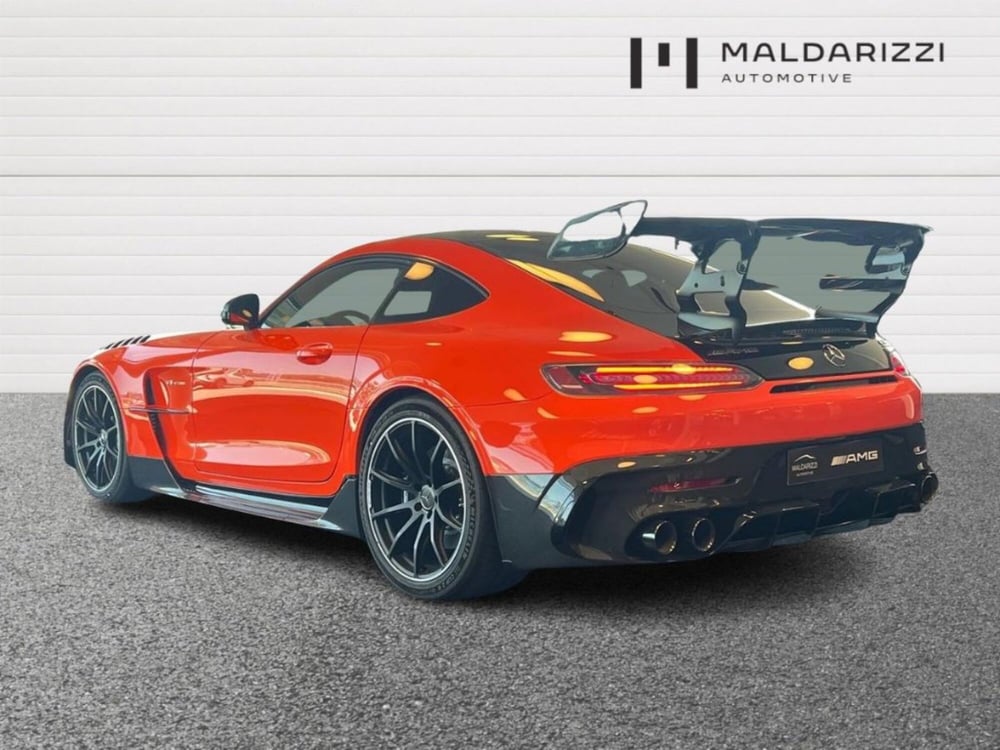 Mercedes-Benz Classe GT Coupé nuova a Bari (4)