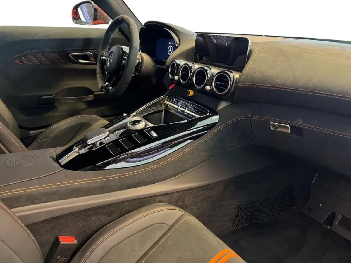 Mercedes-Benz Classe GT Coupé nuova a Bari (9)