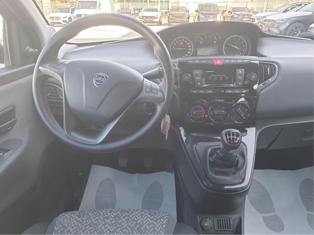 Lancia Ypsilon usata a Chieti (11)