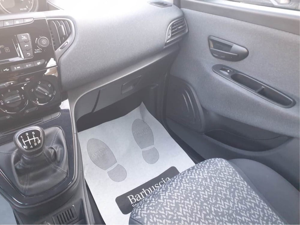 Lancia Ypsilon usata a Chieti (12)