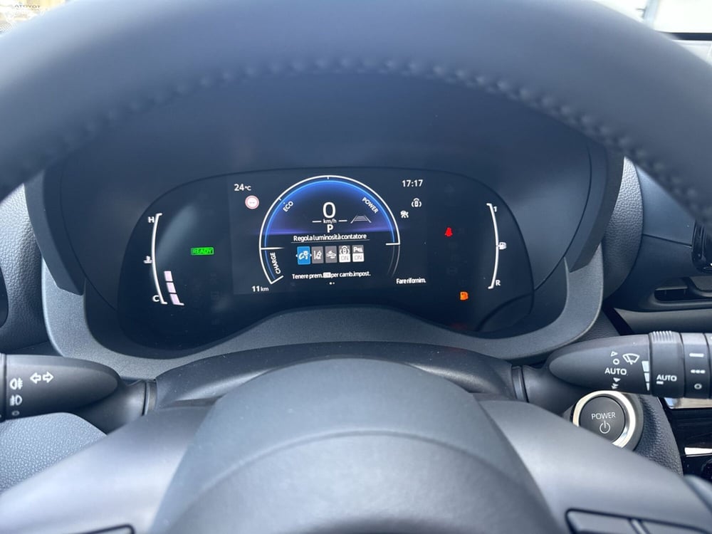 Toyota Yaris Cross nuova a Ferrara (14)