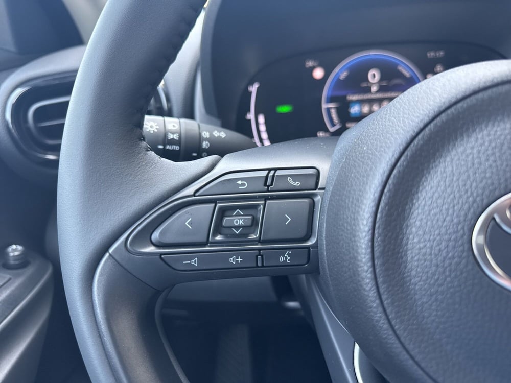 Toyota Yaris Cross nuova a Ferrara (16)