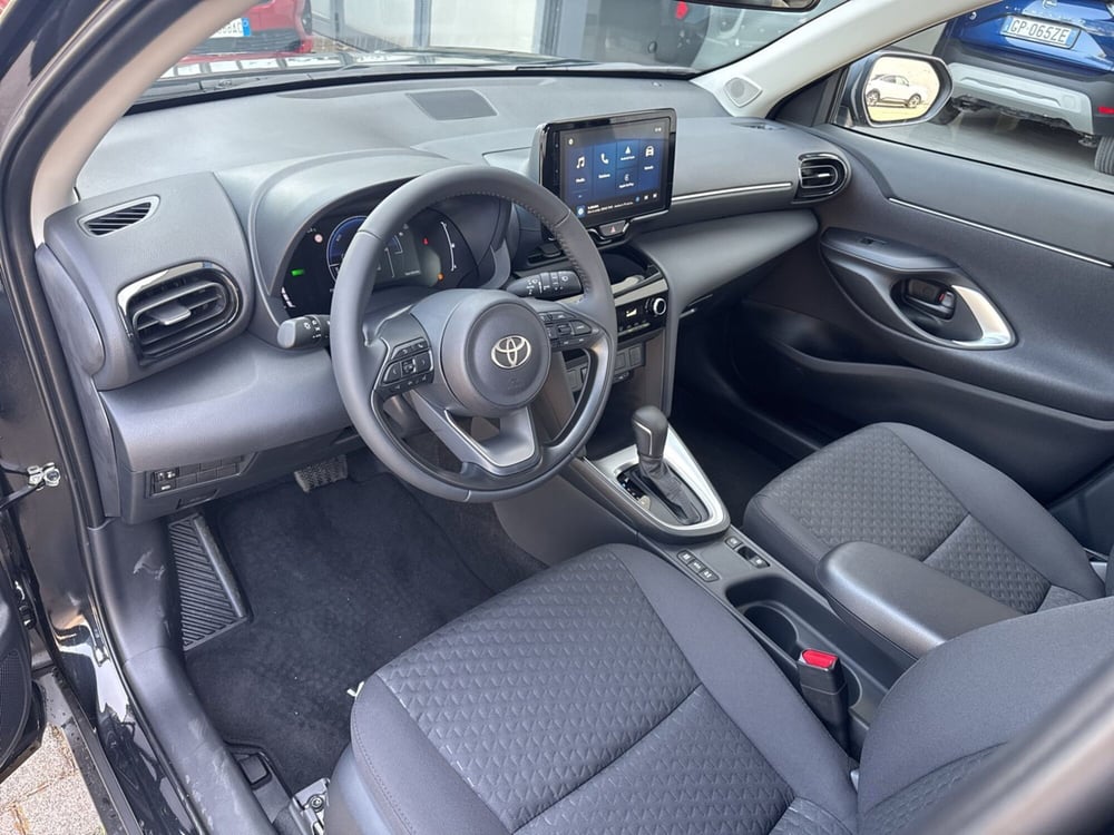 Toyota Yaris Cross nuova a Ferrara (9)